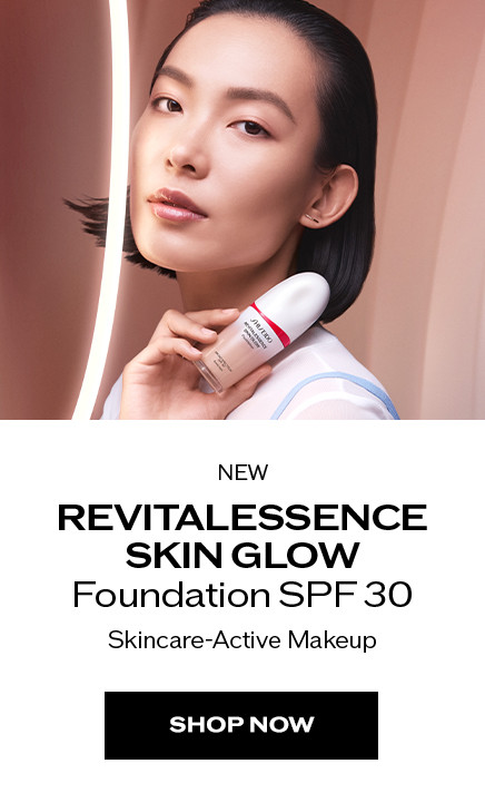 RevitalEssence Skin Glow Foundation SPF 30